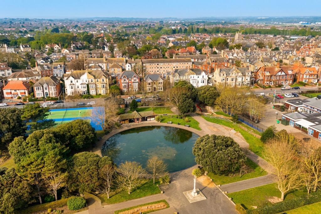 Kensington Gardens, close to Crown Cove House